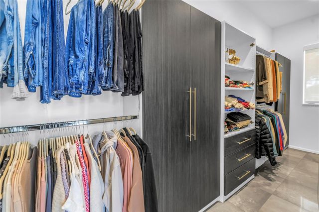 3324 WALNUT STREET NE, St Petersburg, FL 33704