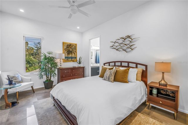 3324 WALNUT STREET NE, St Petersburg, FL 33704