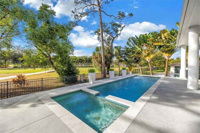 3324 WALNUT STREET NE, St Petersburg, FL 33704