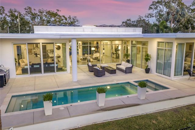 3324 WALNUT STREET NE, St Petersburg, FL 33704