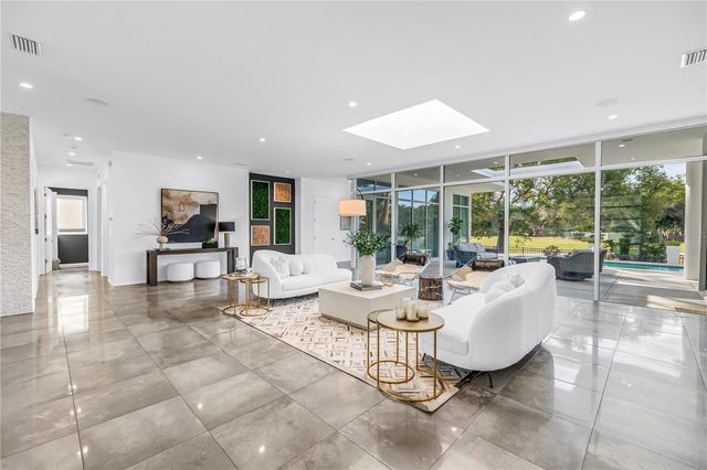 3324 WALNUT STREET NE, St Petersburg, FL 33704