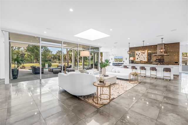 3324 WALNUT STREET NE, St Petersburg, FL 33704