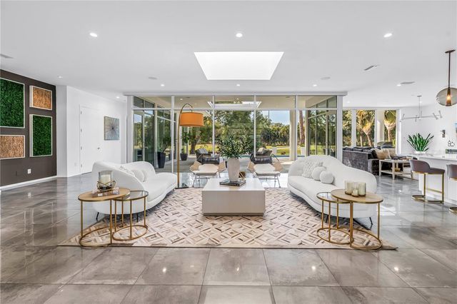 3324 WALNUT STREET NE, St Petersburg, FL 33704