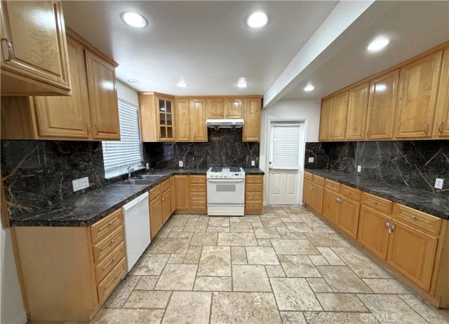 460 W Knepp Avenue, Fullerton, CA 92832