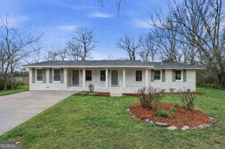 6122 Hillpine Drive, Douglasville, GA 30135