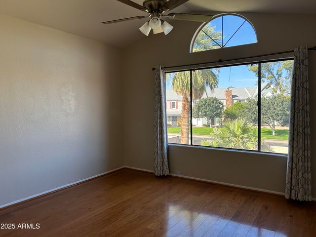 966 E ROCKWELL Drive, Chandler, AZ 85225