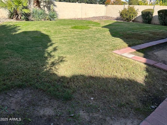 966 E ROCKWELL Drive, Chandler, AZ 85225