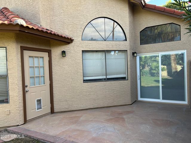 966 E ROCKWELL Drive, Chandler, AZ 85225