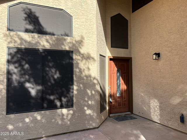 966 E ROCKWELL Drive, Chandler, AZ 85225