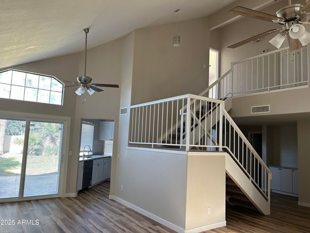 966 E ROCKWELL Drive, Chandler, AZ 85225