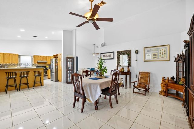 12436 SW 1st St, Coral Springs, FL 33071