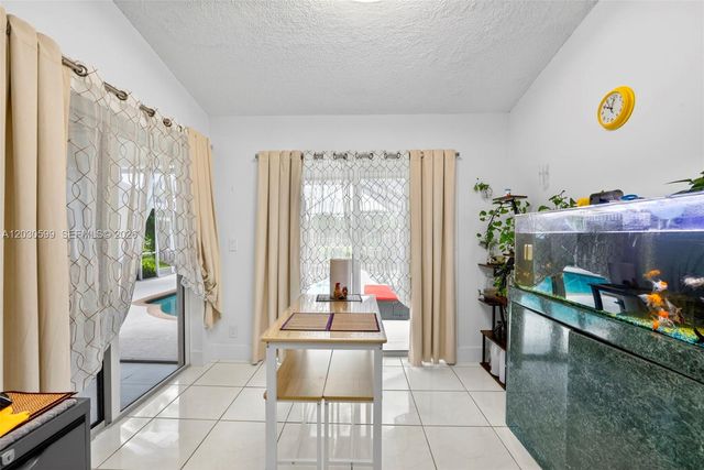 12436 SW 1st St, Coral Springs, FL 33071