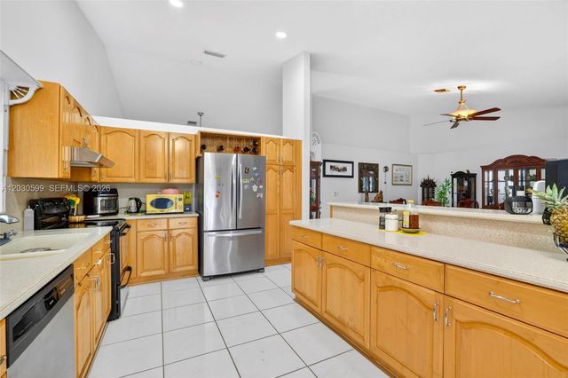 12436 SW 1st St, Coral Springs, FL 33071