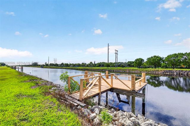 12436 SW 1st St, Coral Springs, FL 33071
