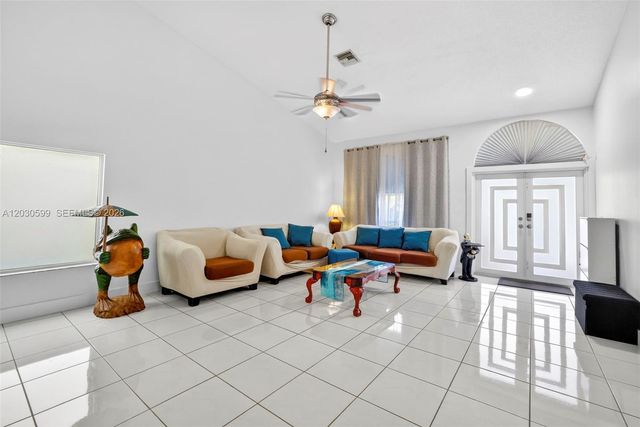 12436 SW 1st St, Coral Springs, FL 33071