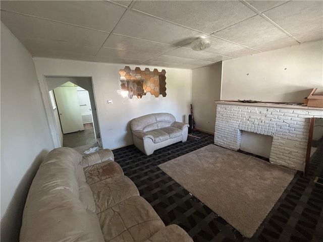 2118 Elsie St, Arlington, PA 15210