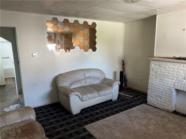 2118 Elsie St, Arlington, PA 15210
