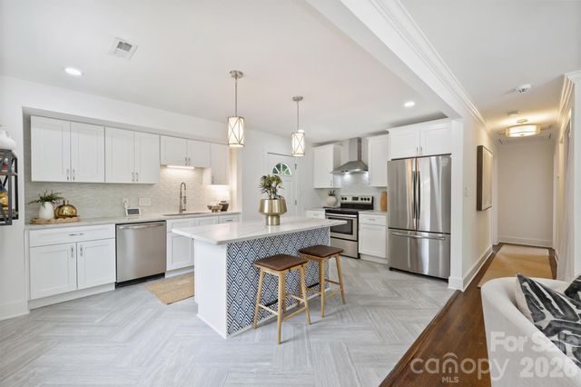 2314 Crestview Drive, Charlotte, NC 28216