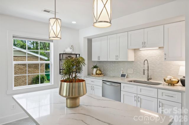 2314 Crestview Drive, Charlotte, NC 28216