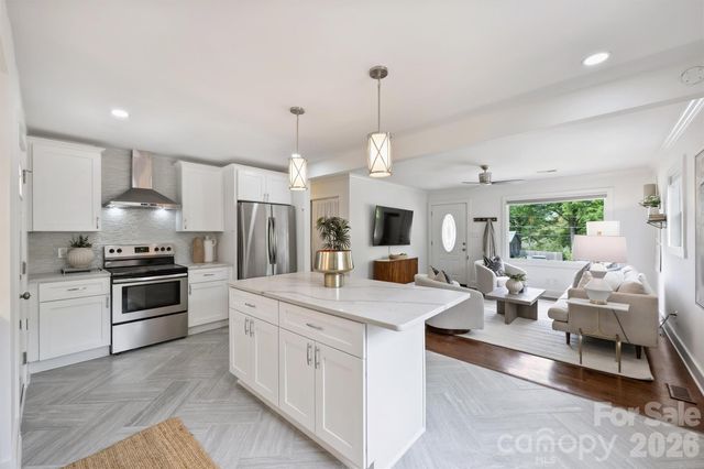 2314 Crestview Drive, Charlotte, NC 28216