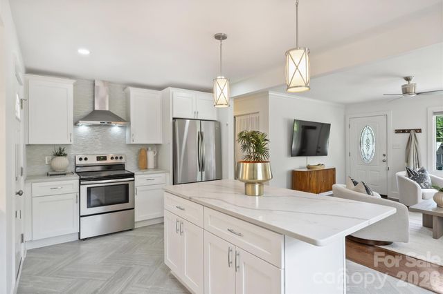 2314 Crestview Drive, Charlotte, NC 28216