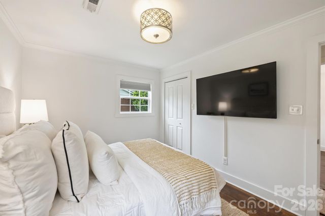 2314 Crestview Drive, Charlotte, NC 28216