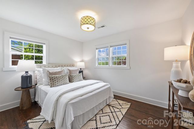 2314 Crestview Drive, Charlotte, NC 28216