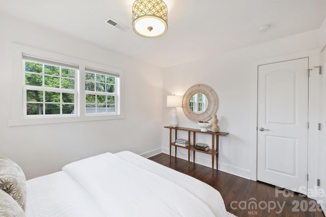 2314 Crestview Drive, Charlotte, NC 28216