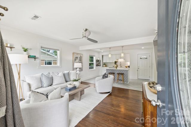 2314 Crestview Drive, Charlotte, NC 28216