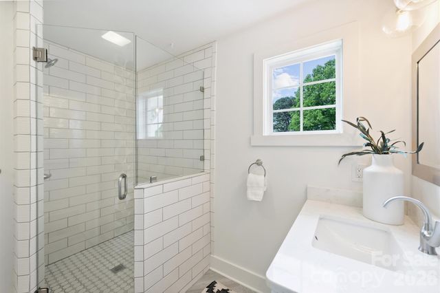 2314 Crestview Drive, Charlotte, NC 28216