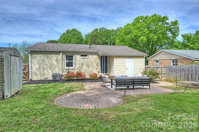 2314 Crestview Drive, Charlotte, NC 28216