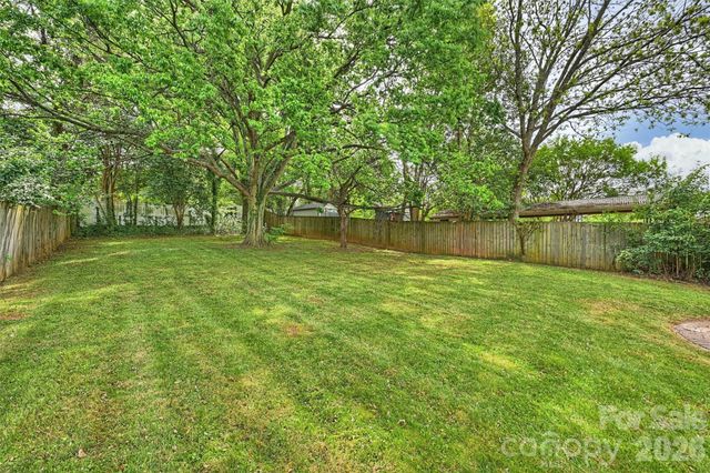 2314 Crestview Drive, Charlotte, NC 28216