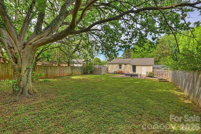 2314 Crestview Drive, Charlotte, NC 28216