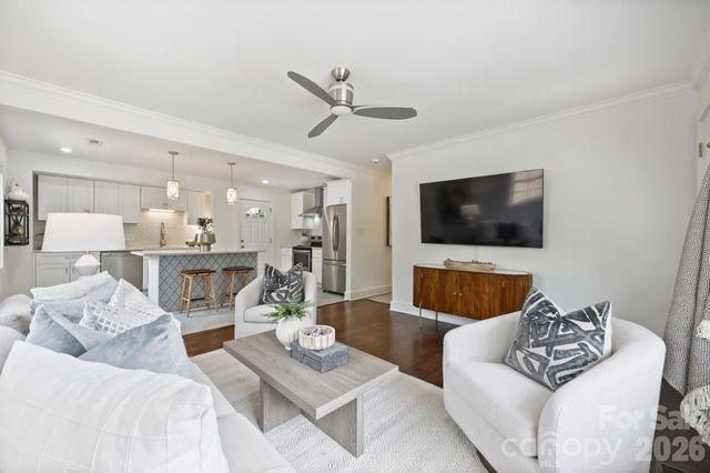 2314 Crestview Drive, Charlotte, NC 28216