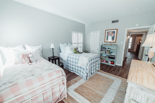 4320 Bellaire Drive S 130W, Fort Worth, TX 76109