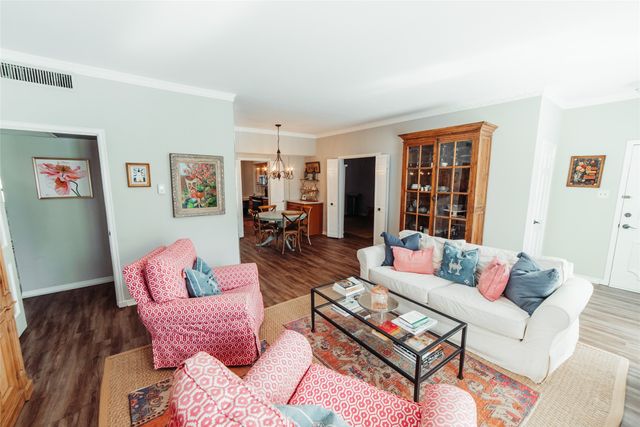 4320 Bellaire Drive S 130W, Fort Worth, TX 76109