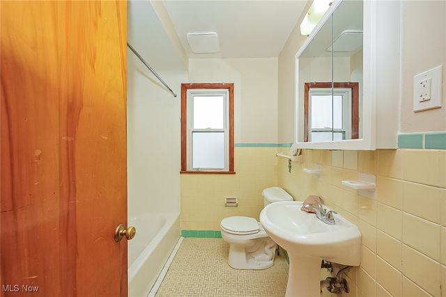 24891 Zeman Avenue, Euclid, OH 44123