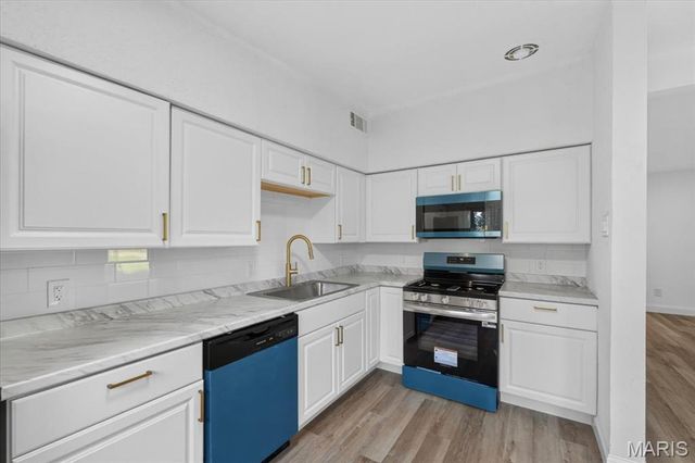 8300 Pepperidge Drive, Berkeley, MO 63134