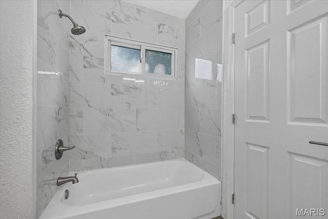 8300 Pepperidge Drive, Berkeley, MO 63134