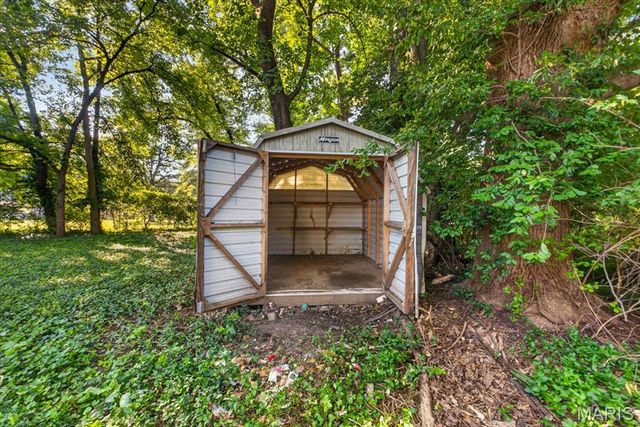 8300 Pepperidge Drive, Berkeley, MO 63134