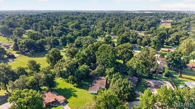 8300 Pepperidge Drive, Berkeley, MO 63134