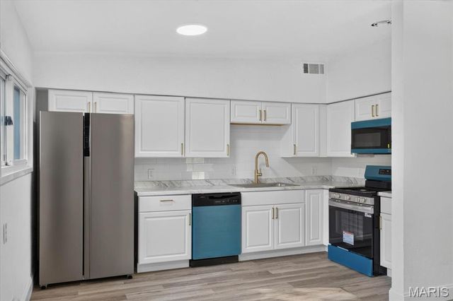 8300 Pepperidge Drive, Berkeley, MO 63134