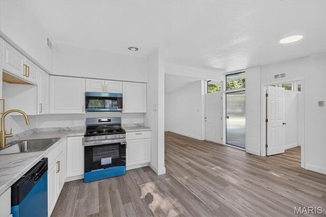 8300 Pepperidge Drive, Berkeley, MO 63134