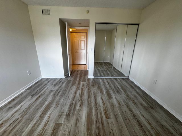 7763 Southampton Terrace 405, Tamarac, FL 33321