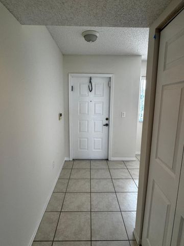 7763 Southampton Terrace 405, Tamarac, FL 33321