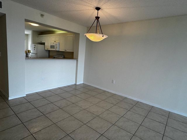 7763 Southampton Terrace 405, Tamarac, FL 33321