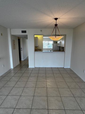 7763 Southampton Terrace 405, Tamarac, FL 33321