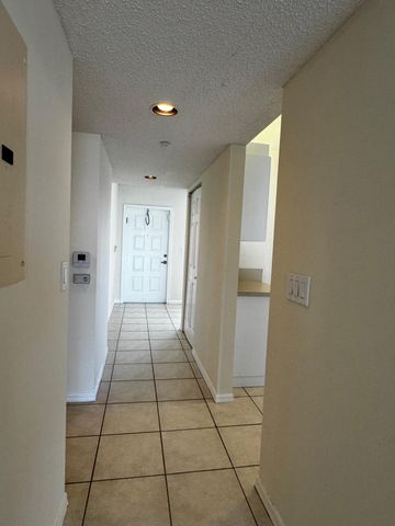 7763 Southampton Terrace 405, Tamarac, FL 33321
