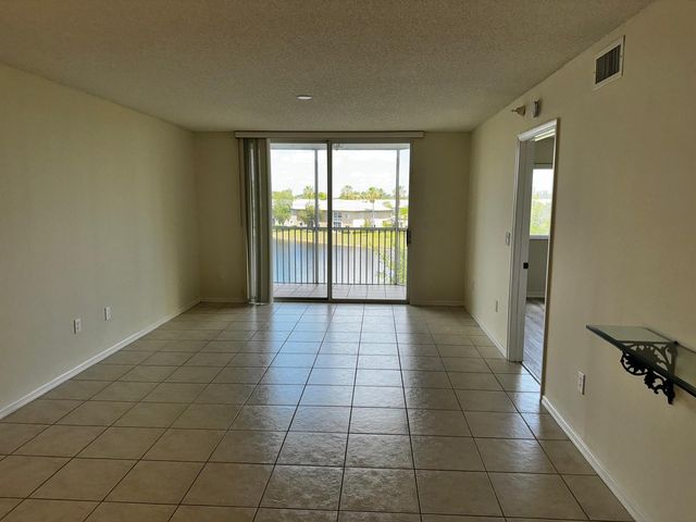 7763 Southampton Terrace 405, Tamarac, FL 33321