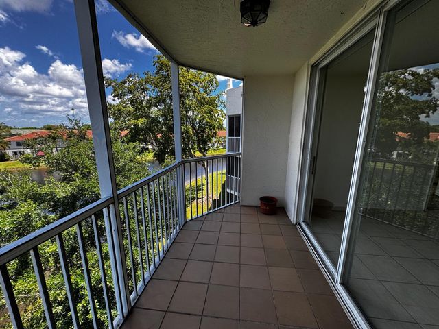 7763 Southampton Terrace 405, Tamarac, FL 33321